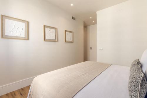 Bright 2-Bed Apartment Near Santiago Bernabéu - image 5