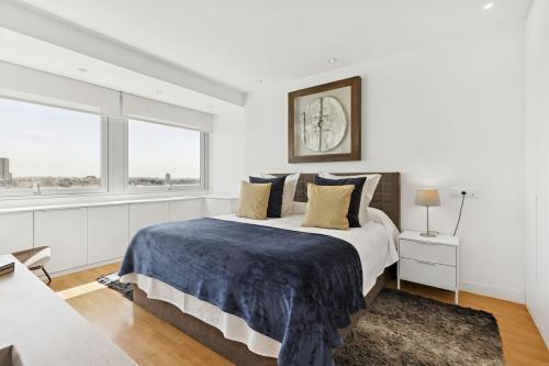 2-Bed Apartment with Views of Plaza de Colón - image 8