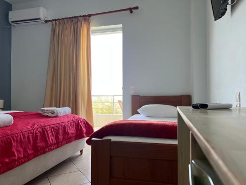 Hotel Prinos – Himarë, NY