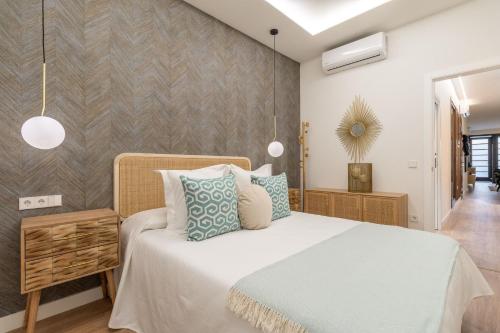 Stylish 2-Bed Apartment for 3 in Chamberí - image 4