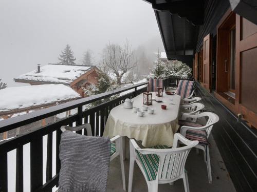賽沃和度假屋 (Chalet Sven Heul by Interhome) in 嫩達茲