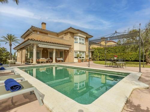 Villa Bertoni Golf & Sea by Interhome gîte à louer Club de Golf Reus Aigüesverds