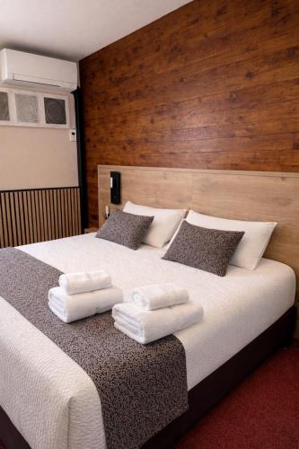 1 queen bed
