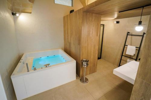 Liconti Exclusive Rooms Room Type - Queen Room with Spa Bath