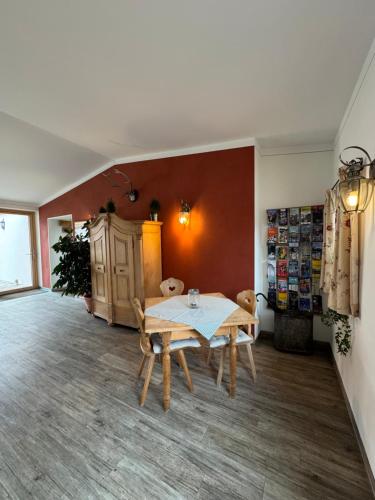 Pension Schweizerhaus Garni 4