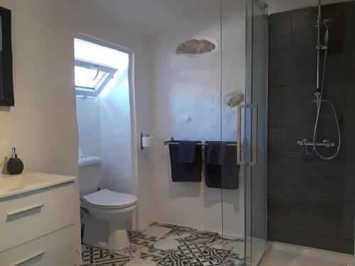 Vine house photo 19