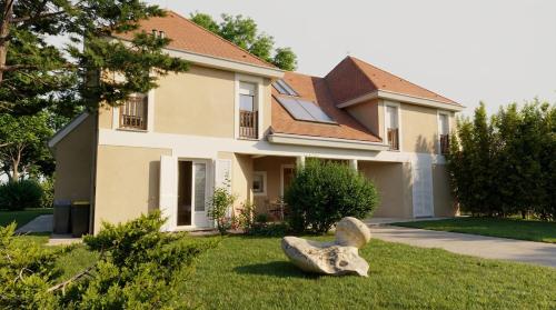 . Vaste et confortable maison à la campagne
