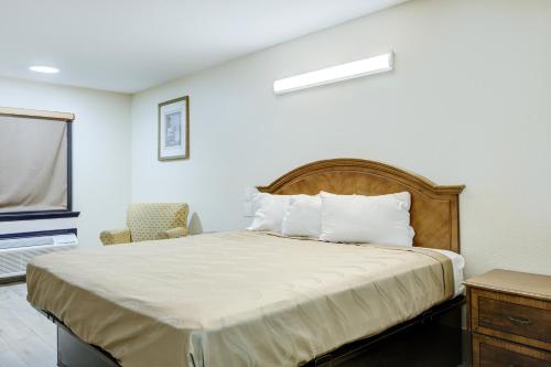 Texas Inn - image 30