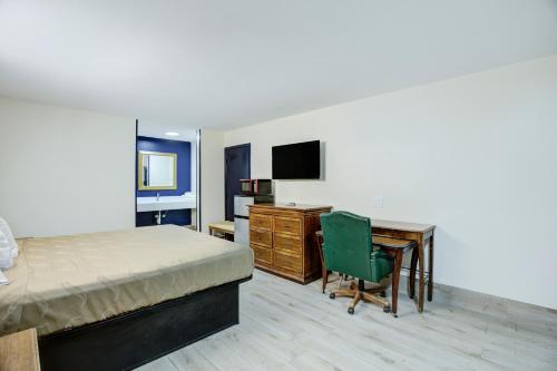 Texas Inn - image 42