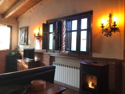 La Casa del Abuelo Simón (La Casa del Abuelo Simon) in Fuente el Sauz