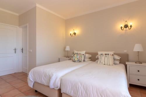 Front line townhouse n 9 in Ferragudo sea views - image 2