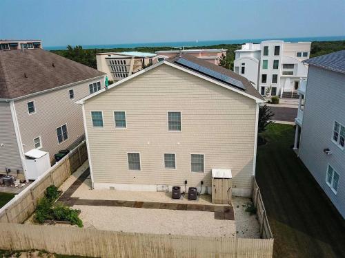 Luxurious Beach Block 4-Bdrm House for the whole family - prices reduced!! in บริกันทีน (NJ)