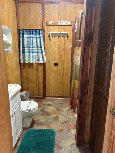 Adjoining Cabin #7A on Patoka Lake in Southern Indiana in Scottsburg, USA