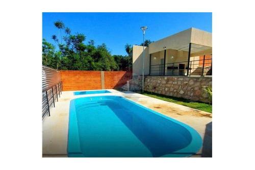 Swimming pool, Casa en condominio cerrado en Luque con piscina in Aregua