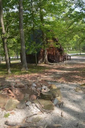 A-Frame Cabin #5 with Hot Tub on Patoka Lake in Southern Indiana in Paoli, USA