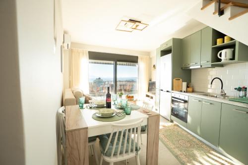 Rose & Dennis Luxury Apartment – khách sạn tại Episkopos