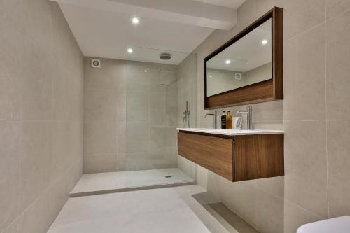UrbanFlat 139 - Beautiful large Flat in Paris Saint-Germain - image 2