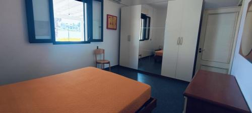2 bedrooms, 4 beds