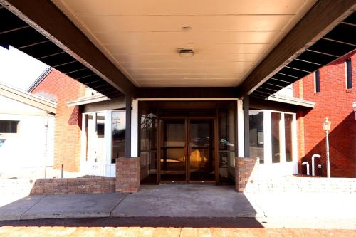 Americas Best Value Inn Chippewa Falls - image 21