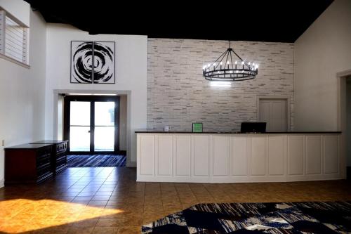 Americas Best Value Inn Chippewa Falls - image 29