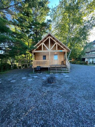 Pines Lakefront Cottage at Horseshoe Lake in Seguin (ON)