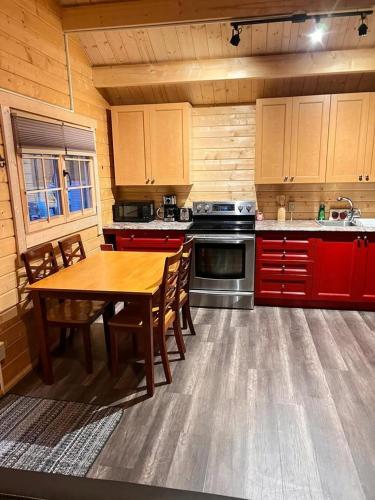 Pines Lakefront Cottage at Horseshoe Lake in Seguin (ON)