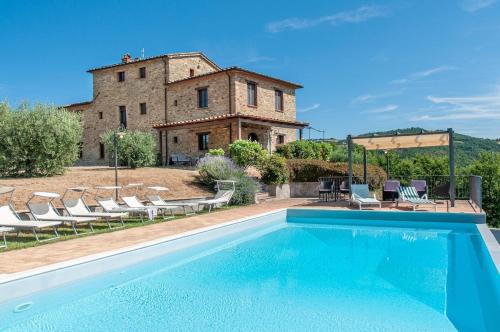 Villa Badia, large villa in Umbria with private pool – khách sạn tại Monte Santa Maria Tiberina