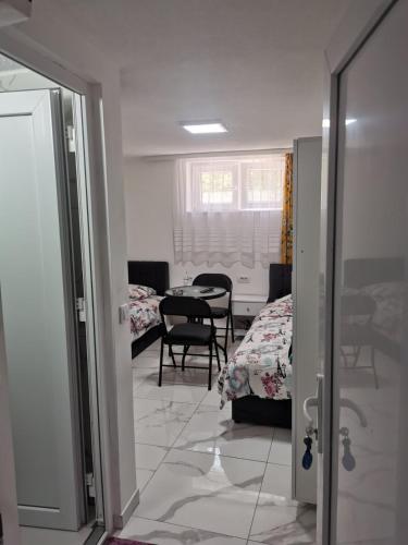 Suteren Aleksandar 3 - 50 m od bazena in Ribare