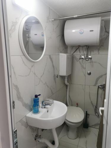 Suteren Aleksandar 3 - 50 m od bazena in Ribare