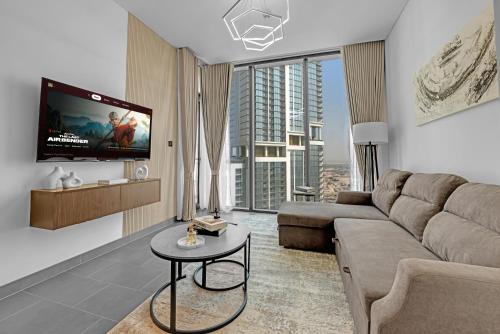 Modern 1BR - The Crest - Gym, Pool & Parking – khách sạn tại Nad Al Sheba