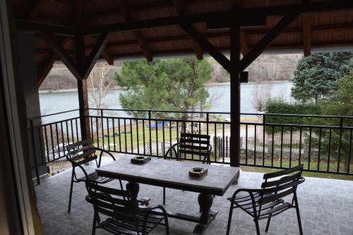 Bella apartmani Bovansko jezero in Poružnica