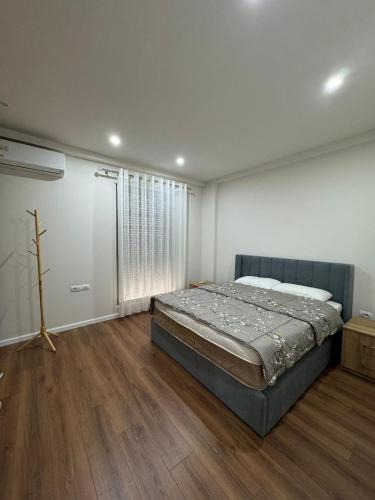 Skyline View Apartament Tirana - image 3