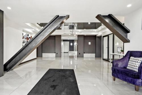 Luxury Penthouse with Panoramic Skyline Views – khách sạn tại Midtown