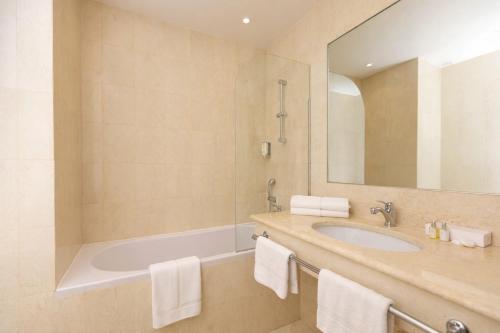 room detail thumbnail 2