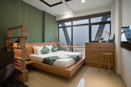 room detail thumbnail 1