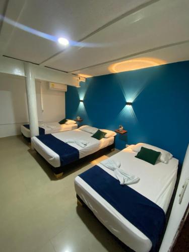 2 double beds