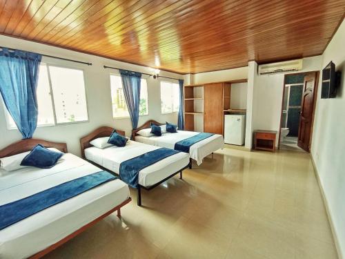 3 double beds