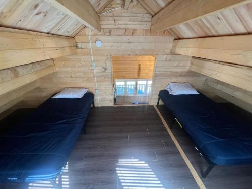 Horseshoe Lake Beachside Cottage in Seguin (ON)