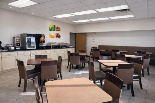 Comfort Inn Colby - image 32