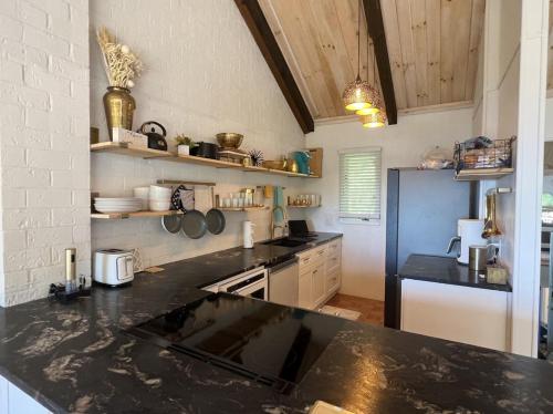 Remarkable Mountain Escape! Breathtaking Views & Pet Friendly! in Ararata (VA)