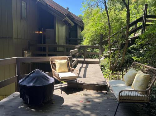 Remarkable Mountain Escape! Breathtaking Views & Pet Friendly! in Ararata (VA)