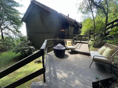 Remarkable Mountain Escape! Breathtaking Views & Pet Friendly! in Ararata (VA)