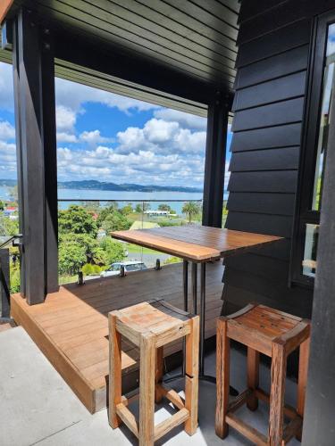 Studio with amazing views – khách sạn tại Russell