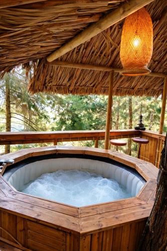 OMGHAT Glamping