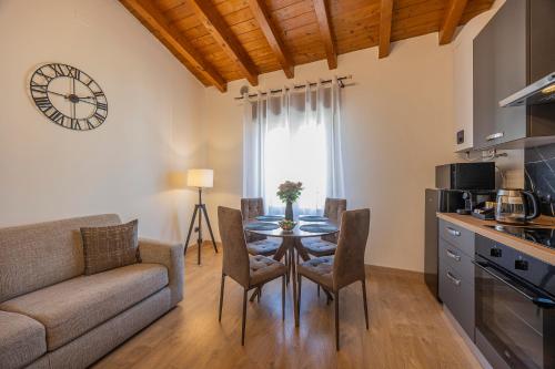 PRESTIGE Apartments - Rustic Elegance - Tap to explore photos