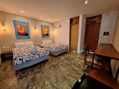 room detail thumbnail 1