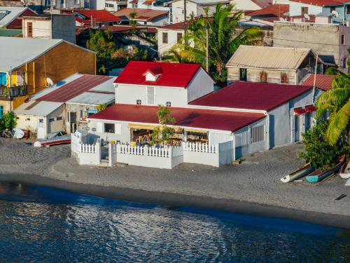 Palvelut, La maison dans la mer in Saint-Pierre