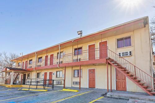 Relax Motel Grand Prairie Dallas I 30 – Grand Prairie, TX