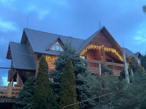 Приватна садиба Дикий Мед (Приватна садиба Дикии Мед) in Yakivs'ke