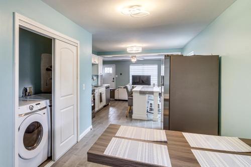 Fun in the Sun w/ Family - Pensacola Duplex + Yard in Myrtle Grove